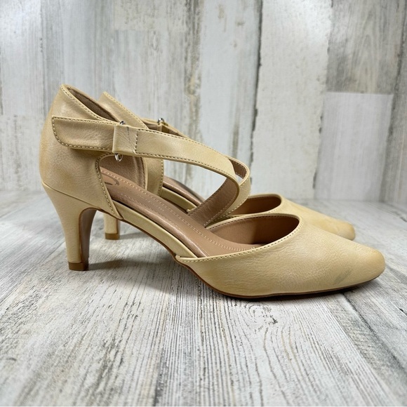 New Journee Collection Tillis D'Orsay Pump in Nude #891 - Picture 8 of 13